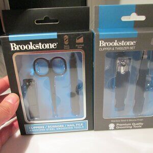 BROOKSTONE Clipper&Tweezer set,plus nail file 5 Pieces NIB
